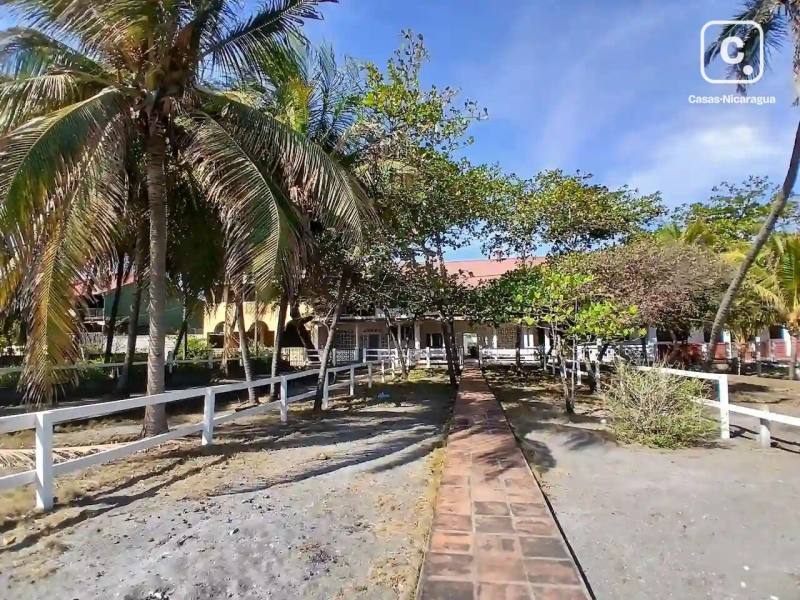 Casa de playa en venta en León – 7 hab, 467 m²