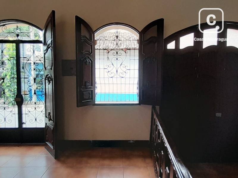 Casa en venta en León – 4 hab, 592 varas²