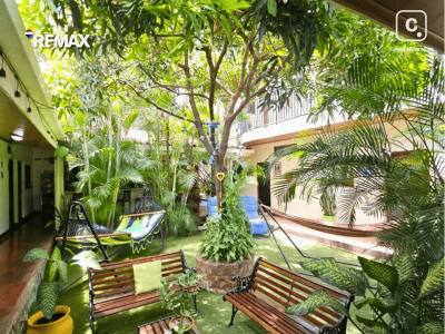 Local comercial en venta en León – 590 varas²