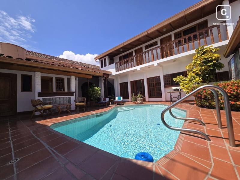 Casa en venta en Granada – 5 hab