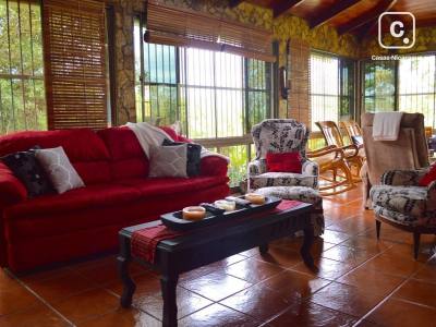 Finca en venta en Granada – 4 hab, 172 m²