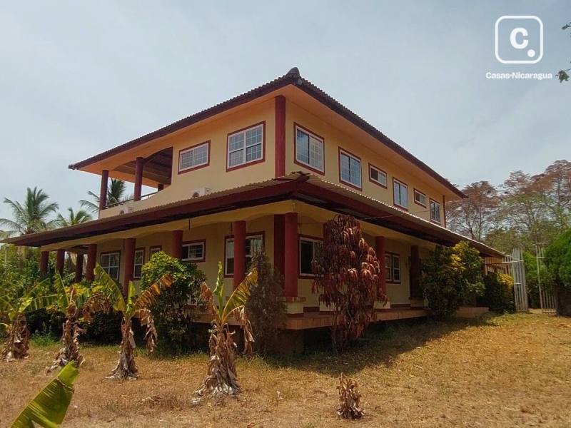 Finca en venta en Granada – 4 hab, 56 m²
