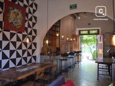 Local comercial en venta en Granada – 615 m²