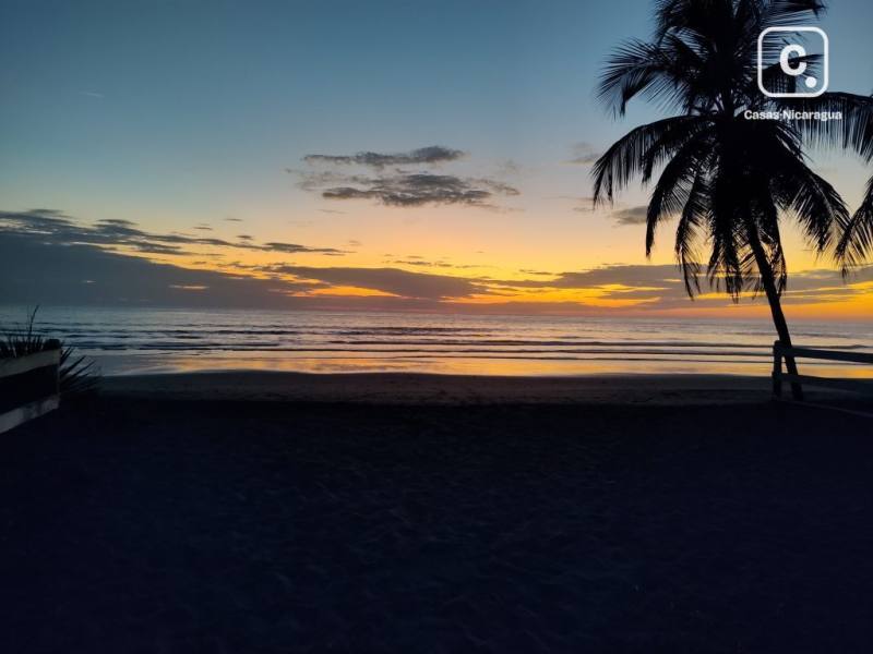 Casa de playa en venta en León – 4 hab, 1,948 varas²