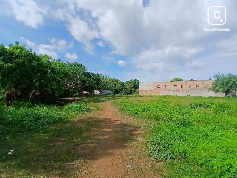 Terreno en venta en Granada – 7,236 varas²