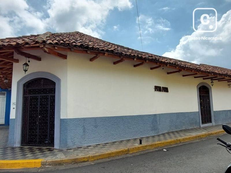 Local comercial en venta en Granada – 186 m²