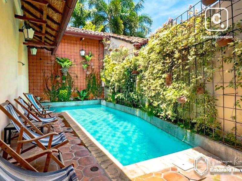 Casa colonial con piscina a pocas cuadras del parque central de Granada