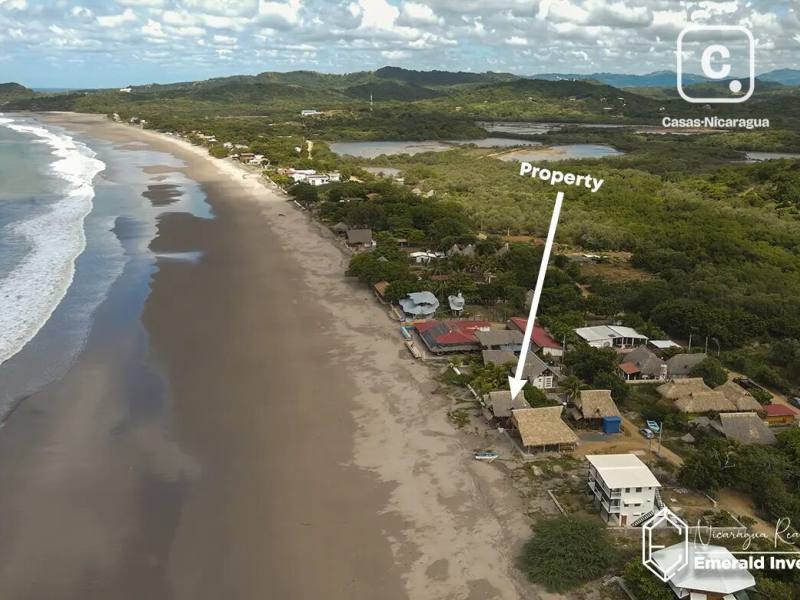 Propiedad frente al mar con 3 casitas en operación, Playa Guasacate