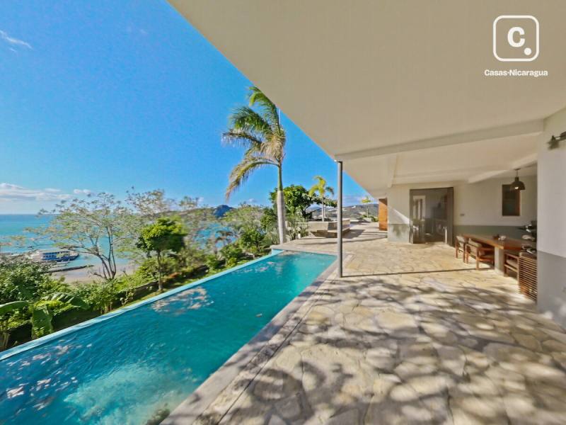 Casa de 3 habitaciones con vista a la bahía en 2,400 m² de terreno, San Juan del Sur