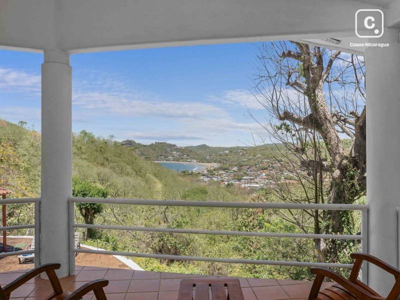 Casa de 3 habitaciones y 144 m² con vista al pueblo y piscina, San Juan del Sur