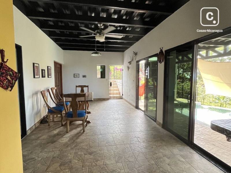 Casa de 3 habitaciones y 372 m² en dos niveles cerca de Playa Maderas, San Juan del Sur