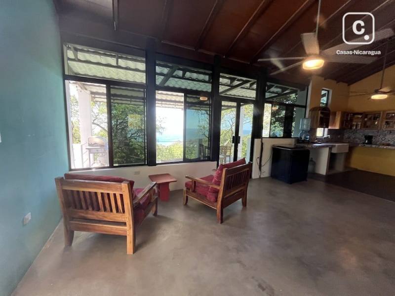 Casa de 3 habitaciones y 372 m² en dos niveles cerca de Playa Maderas, San Juan del Sur