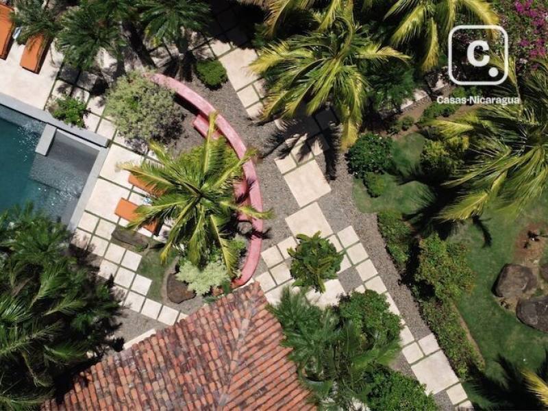 Casa de 5 habitaciones en 1,958 m² con casa de huéspedes y de cuidador, San Juan del Sur
