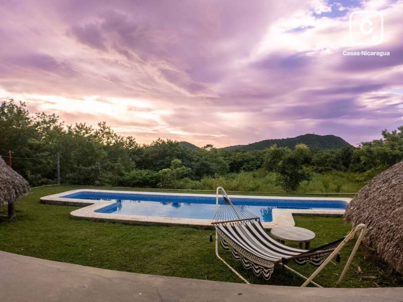Casa de 3 habitaciones en 15,252 m² (casi 4 acres), San Juan del Sur