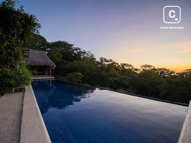 Casa de playa de 4 habitaciones en 1,892 m² en Balcones de Majagual, San Juan del Sur