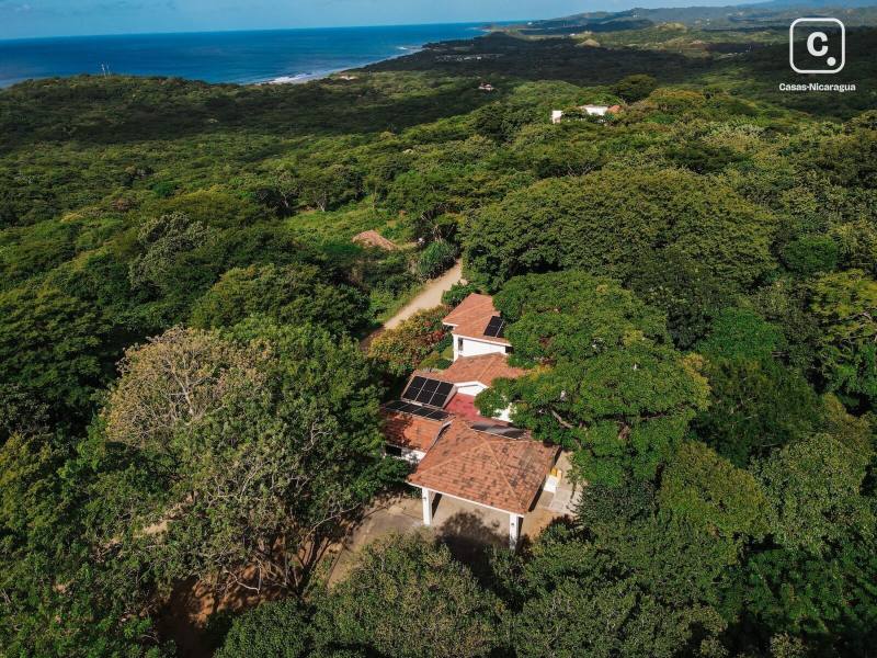 Casa de 3 habitaciones en 6,058 m² con vista al mar en Rancho Santana, Tola