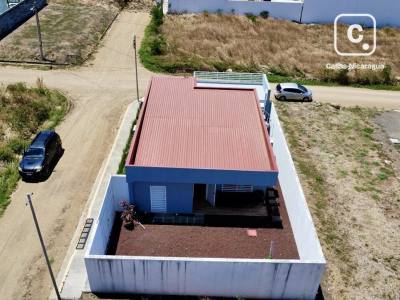 Casa de 3 habitaciones en 110 m² sobre lote de 250 m², cerca del centro de San Juan del Sur