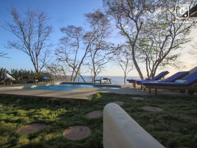 Casa de 6 habitaciones en 424 m² frente al acantilado de Playa Maderas, San Juan del Sur