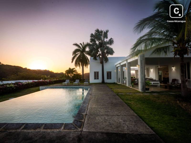 Casa de 780 m² con 6 habitaciones en Lomas de San Juan del Sur