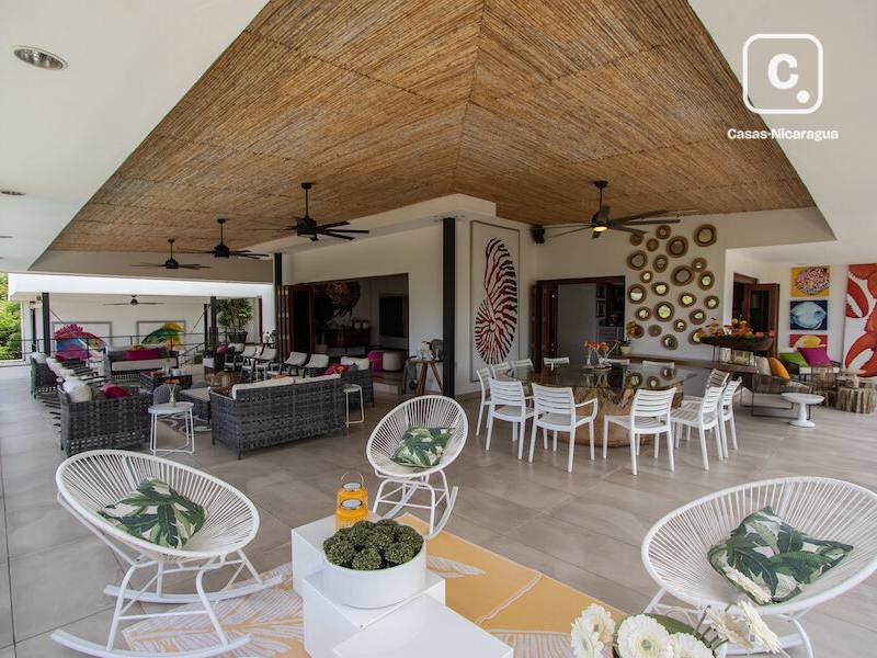 Casa de 5 habitaciones y 7 baños con vista al mar en Lomas de San Juan del Sur
