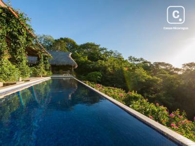 Casa de playa de 4 habitaciones en 1,892 m² en Balcones de Majagual, San Juan del Sur