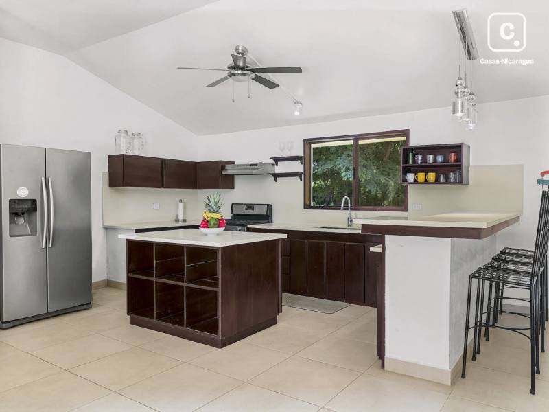 Casa de 3 habitaciones en 2,595 m² cerca del centro de San Juan del Sur