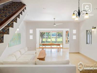 Townhouse de 2 habitaciones en 149 m² con vista al campo de golf en Hacienda Iguana, Tola