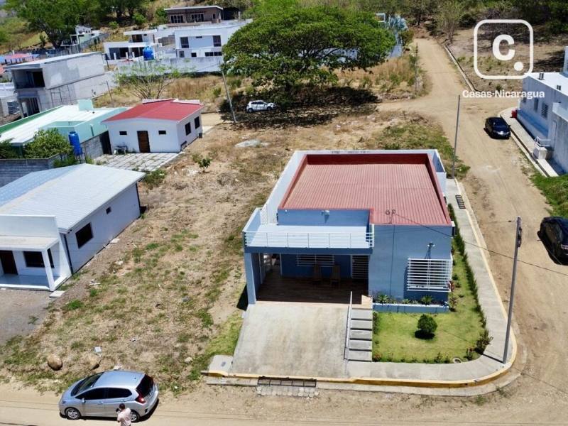Casa de 3 habitaciones en 110 m² sobre lote de 250 m², cerca del centro de San Juan del Sur