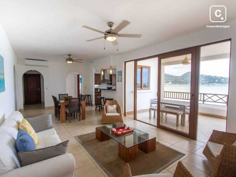 Apartamento de 4 habitaciones en 177 m², cuarto piso frente a la playa, San Juan del Sur