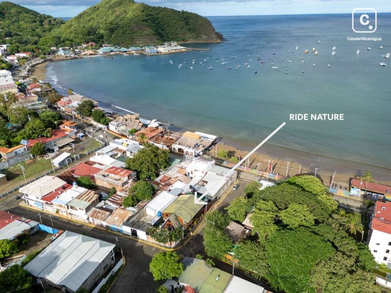 Complejo hotelero de 5 habitaciones y 6 baños a una cuadra de la playa, San Juan del Sur