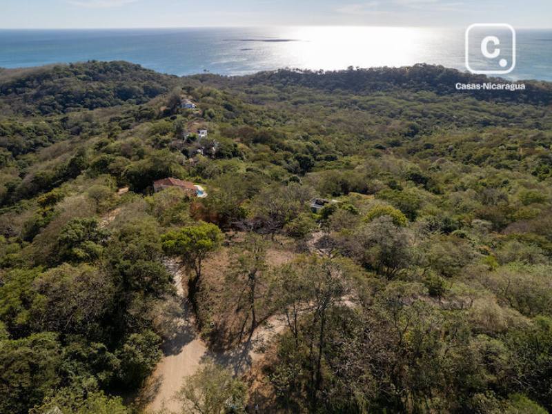 Terreno de 2,670 m² con vista panorámica en Rancho Santana, Tola