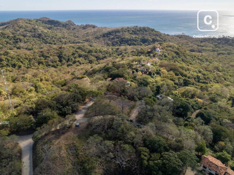 Terreno de 2,670 m² con vista panorámica en Rancho Santana, Tola