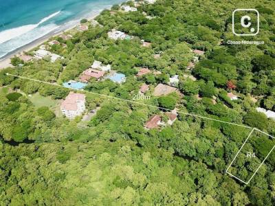 Terreno de 2,104 m² con río, a pasos de Playa Colorado, Hacienda Iguana, Tola