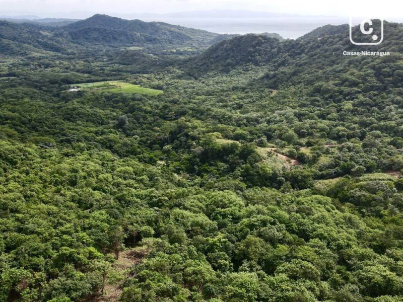 Terreno de 5,793 m² con vista al mar en Las Fincas de Escamequita, San Juan del Sur