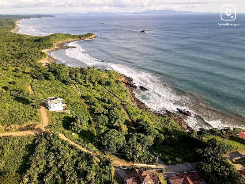 Terreno frente al mar de 1,292 m² en Playa Remanso, San Juan del Sur