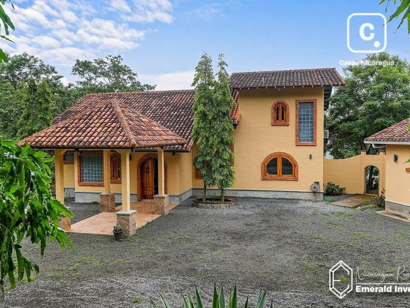 Casa de 3 habitaciones en 2 acres con piscina, San Juan del Sur