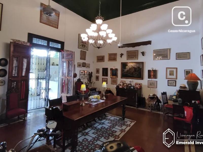 Casa colonial de 3 habitaciones en 745 m² en el centro histórico de Granada