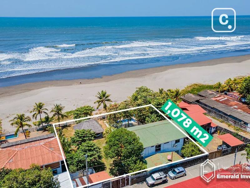 Casa de playa de 5 habitaciones en 1,078 m² frente al mar en Pochomil