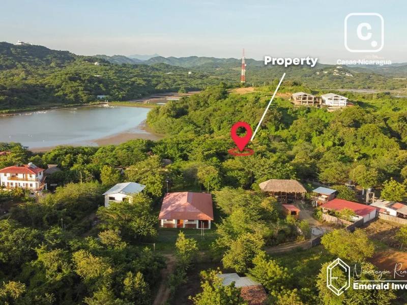 Dos casitas en 1,225.9 m² a 200 metros de Playa Guasacate, Tola