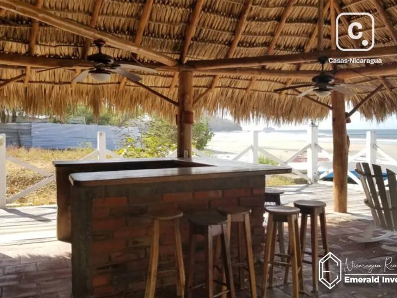 Propiedad de playa con 12 habitaciones en dos lotes de 1,697 m², Playa El Coco