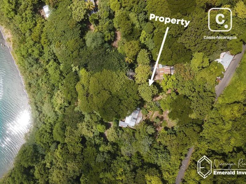 Casa de 6 habitaciones y cuartos tipo dormitorio en 2,889 m² frente a Laguna de Apoyo