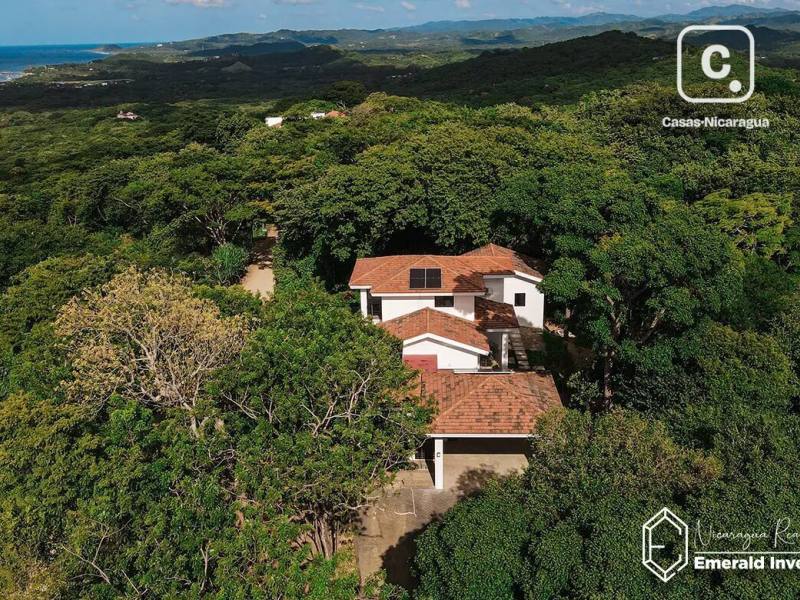 Casa de 3 habitaciones y 355 m² en Rancho Santana, Tola