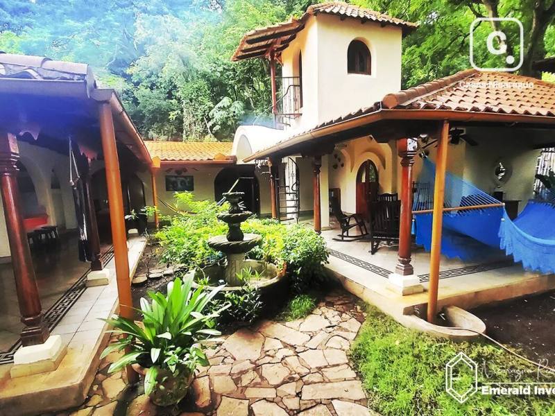 Casa de 5 habitaciones en 1,321 m² frente a la Laguna de Apoyo, Catarina