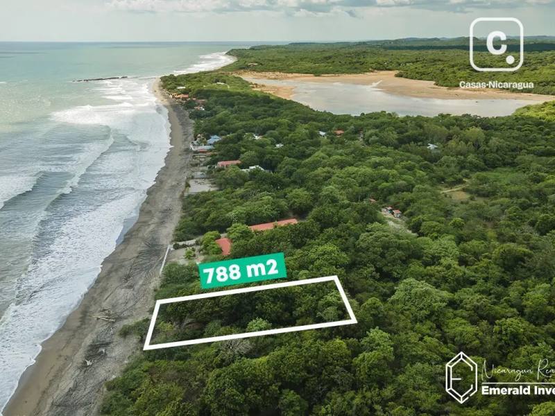 Terreno de 788 m² frente al mar en Playa Tupilapa, Jinotepe