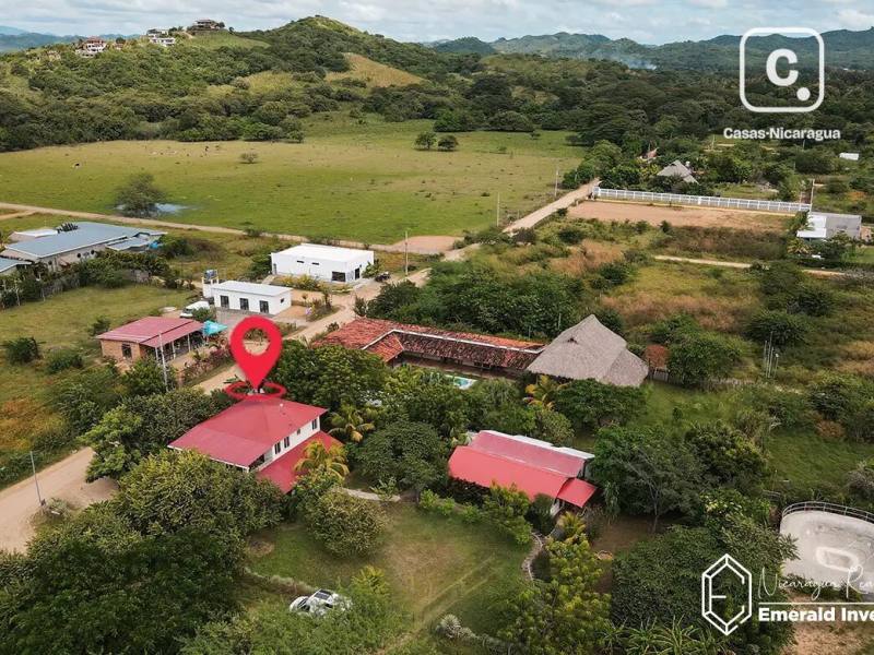 Propiedad de 1,800 m² con 6 habitaciones en Popoyo, Tola
