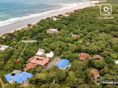 Terreno de 1,032.39 m² a un minuto de la playa en Hacienda Iguana, Tola