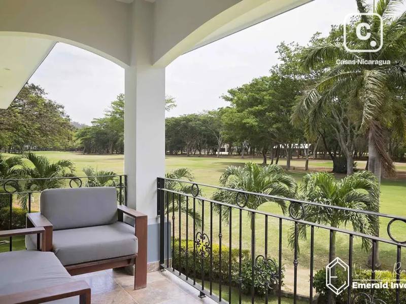 Edificio de 4 apartamentos en 771 m² dentro de Hacienda Iguana, Tola