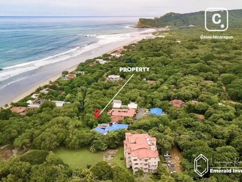Terreno de 1,032.39 m² a un minuto de la playa en Hacienda Iguana, Tola