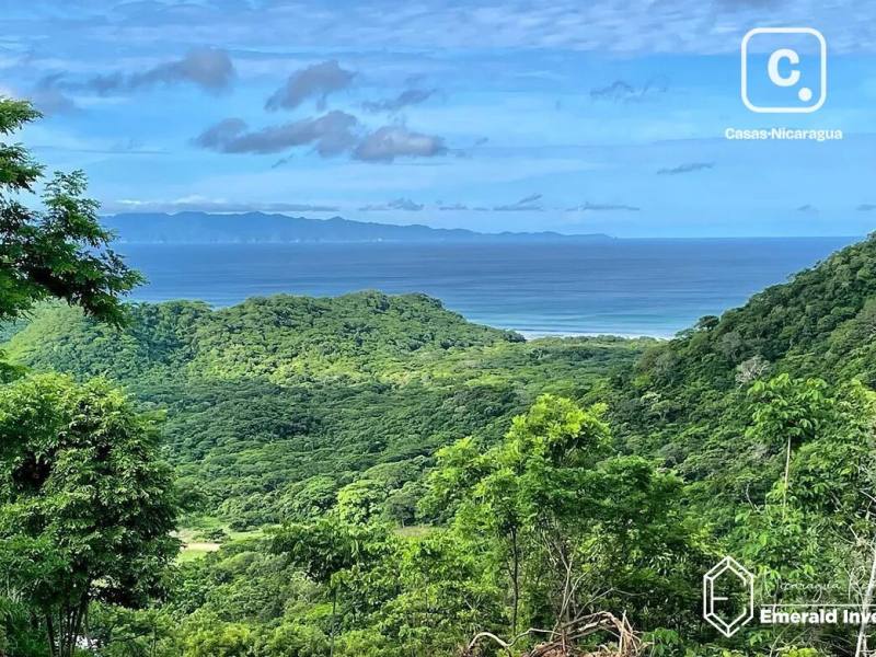 Terreno de 2,723 m² con vista al mar en Big Sky Ranch, San Juan del Sur