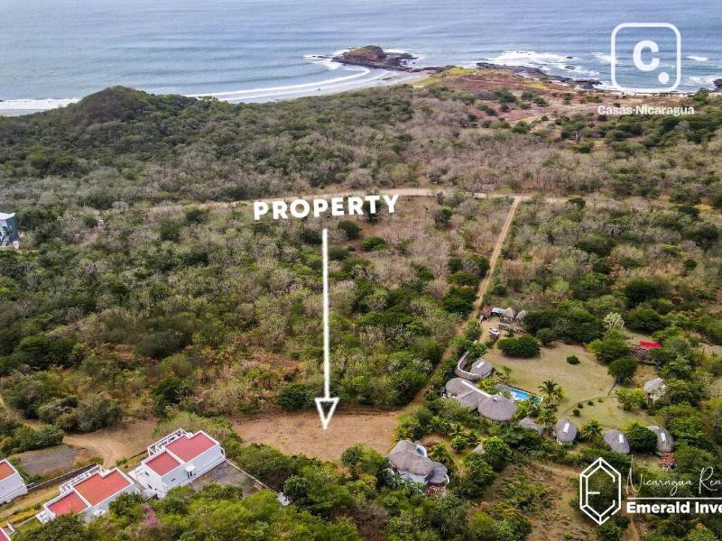 Terreno de 1,527.69 m² con vista al mar cerca de Playa Gavilán, Tola